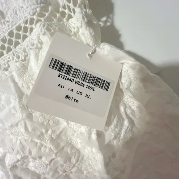 NEW Selfie Leslie: How Romantic Flounce Sleeve Lace-Up Back Dress - Picture 6 of 8